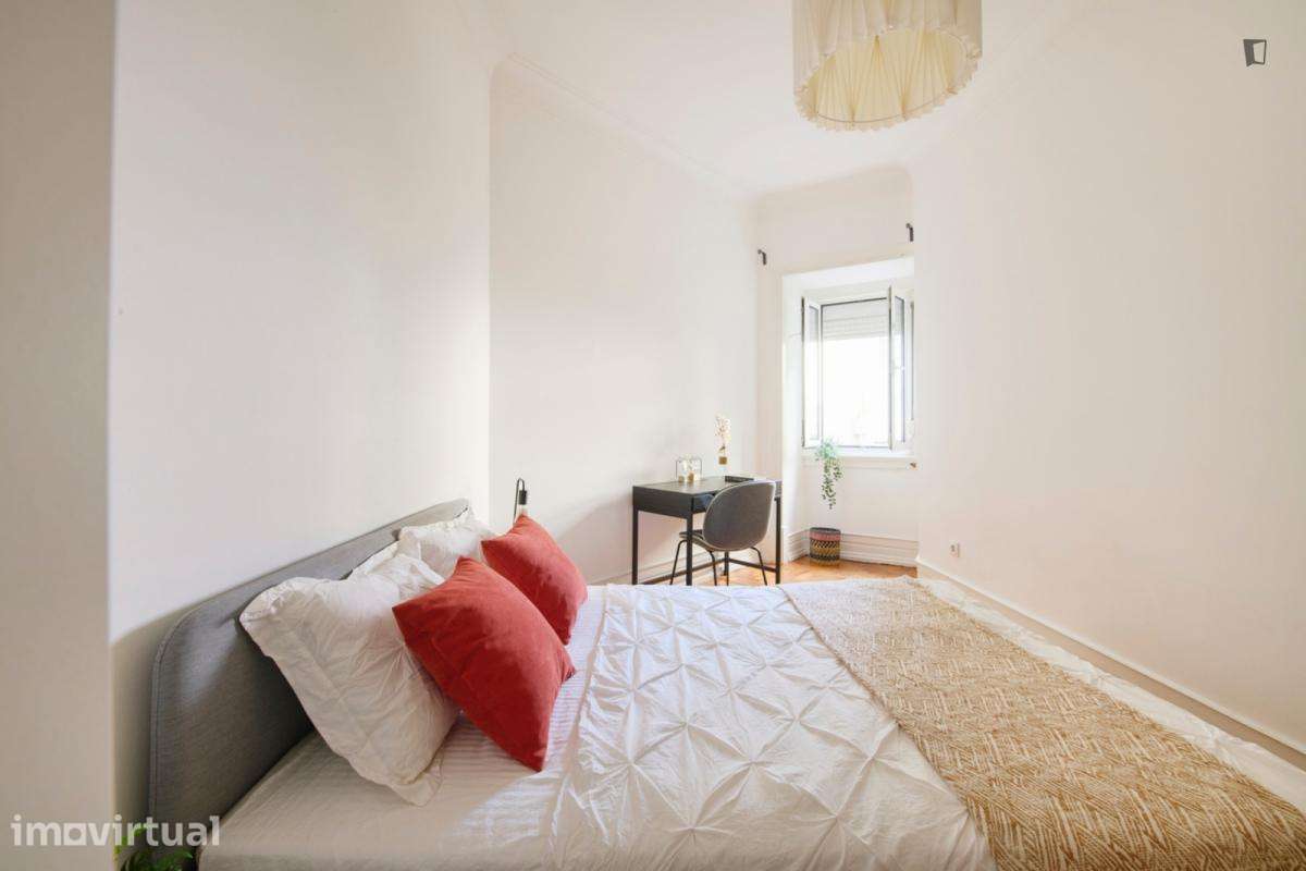 Quarto - localizado em Marquês de Pombal Lisbon - Grande imagem: 2/13