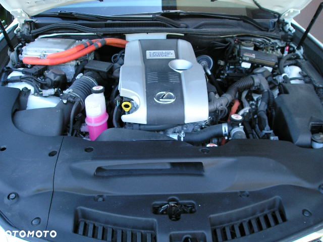 Lexus RC 300h F Sport - 20
