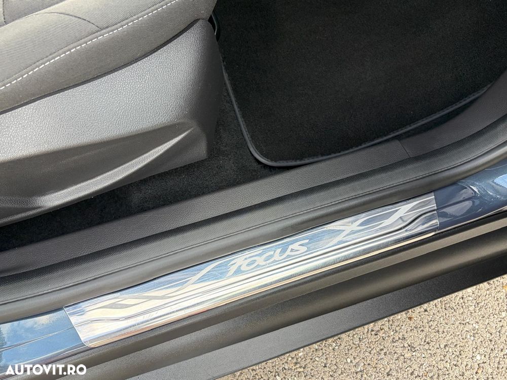 Ford Focus 1.0 EcoBoost Titanium - 23
