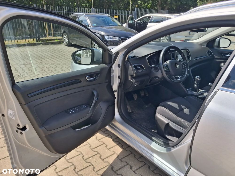 Renault Megane 1.6 SCe Limited - 10
