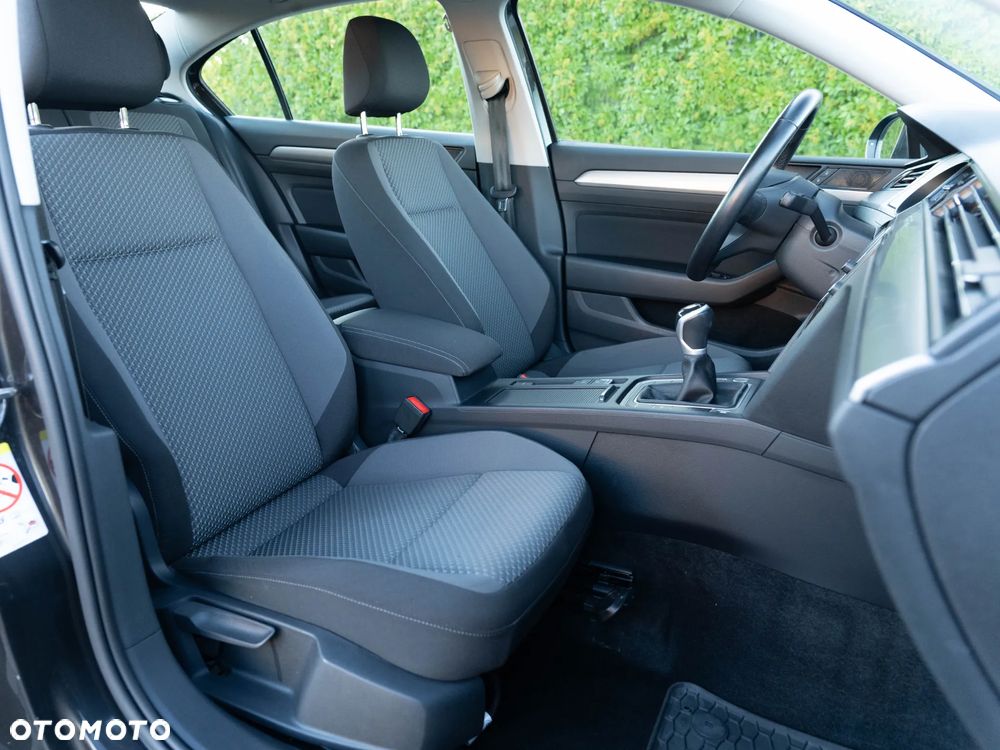 Volkswagen Passat 1.5 TSI EVO Business - 19