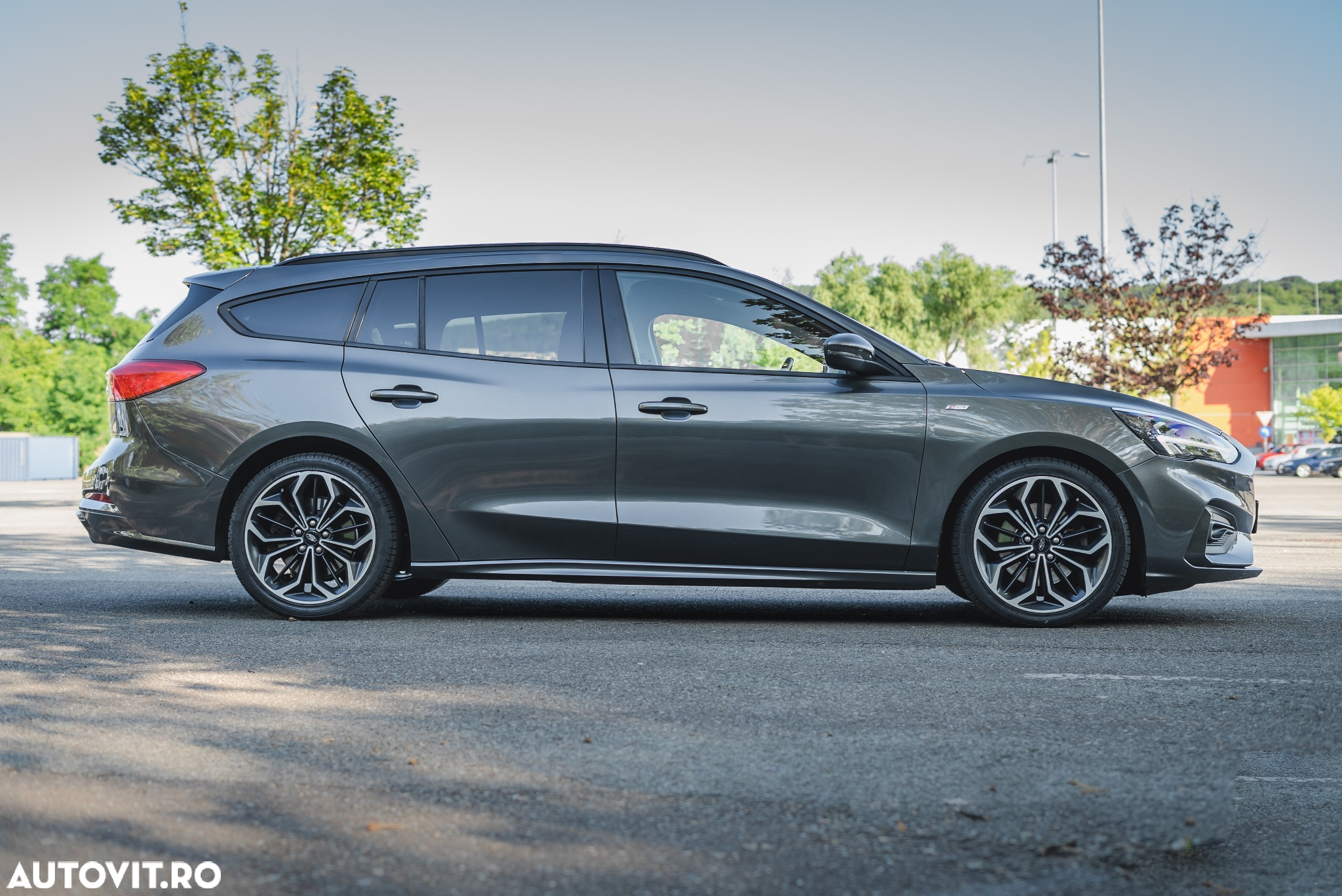 Ford Focus Turnier 1.5 EcoBlue Start-Stopp-System Aut. ST-LINE STYLE - 9