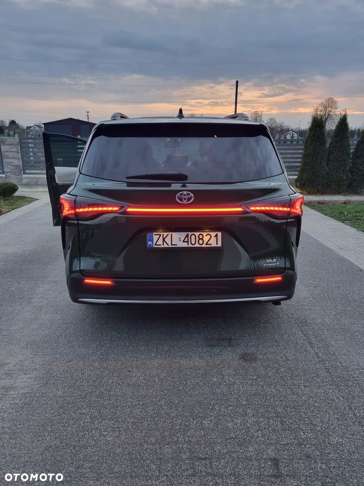 Toyota Sienna - 28