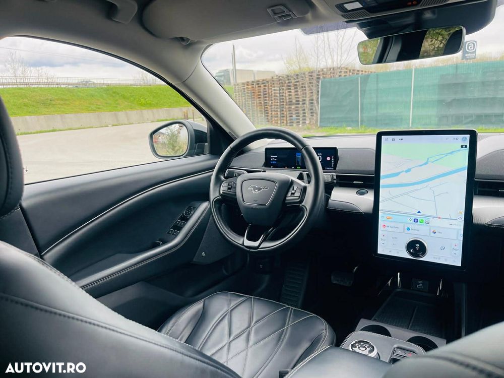 Ford Mustang Mach-E PREMIUM - 6