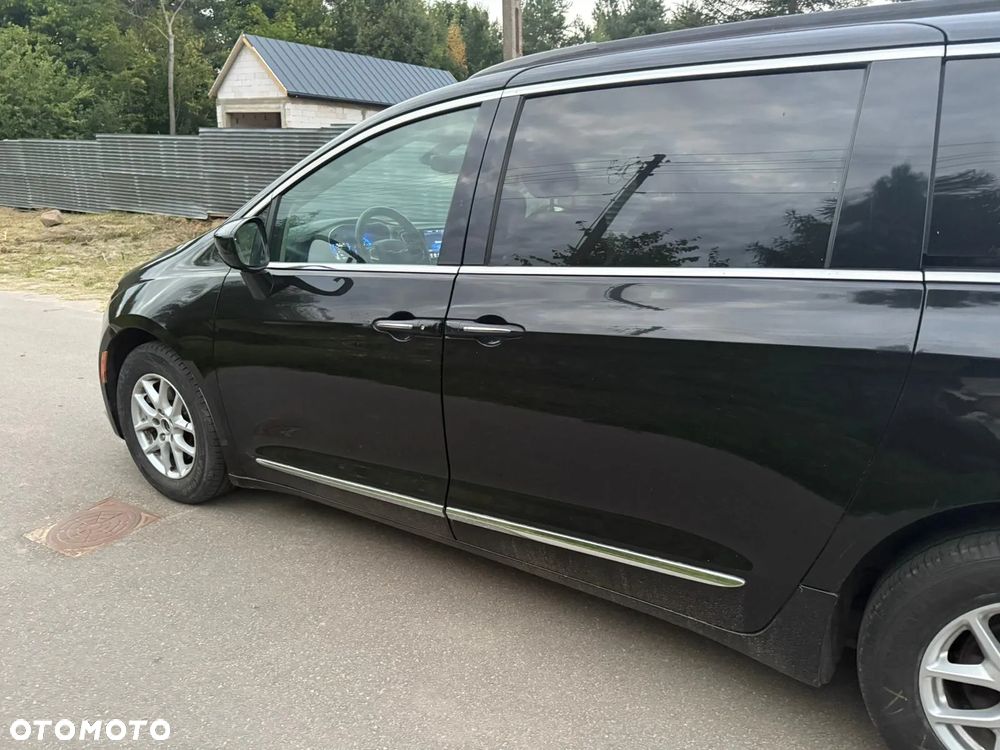 Chrysler Pacifica - 6