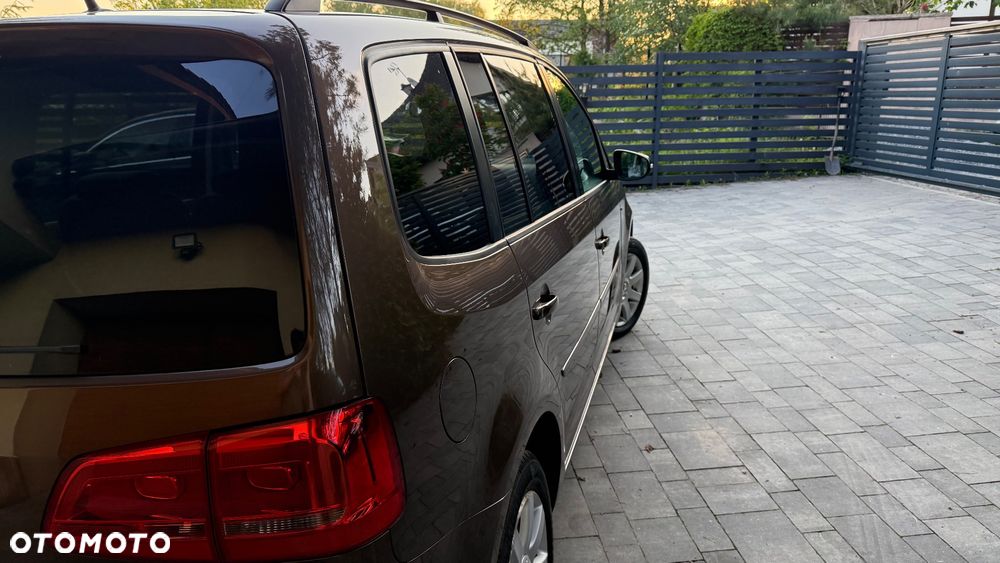 Volkswagen Touran 2.0 TDI DPF STYLE - 15