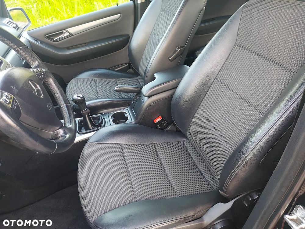 Mercedes-Benz Klasa A 180 BlueEFFICIENCY Avantgarde - 19