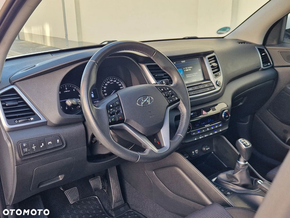 Hyundai Tucson 1.7 CRDI BlueDrive Style 2WD - 26