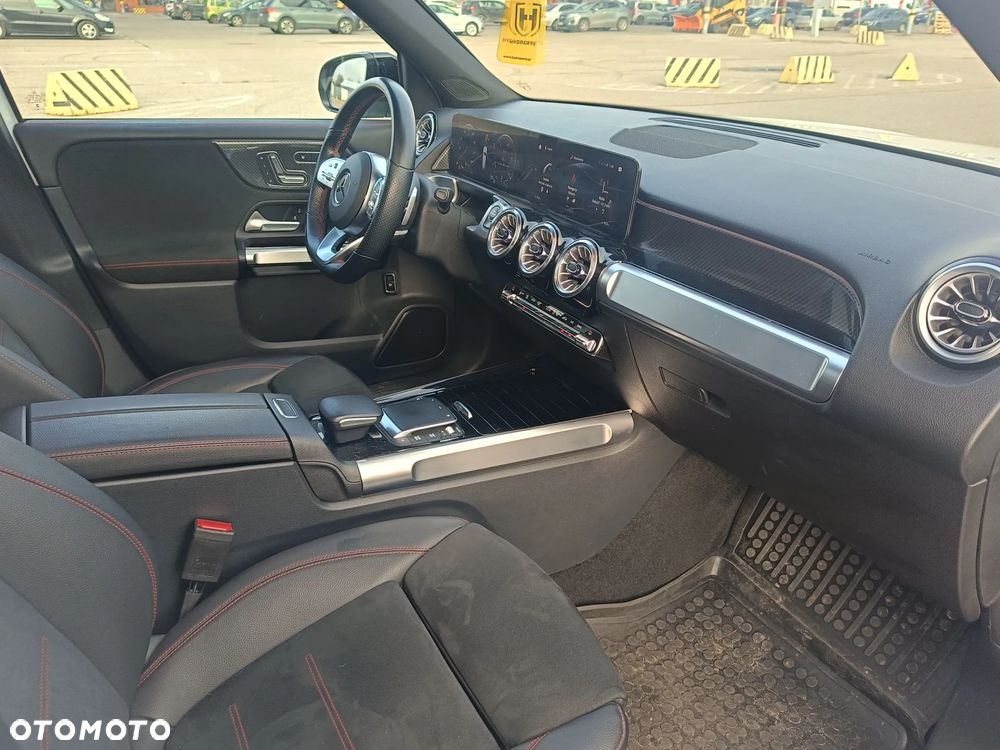 Mercedes-Benz GLB 250 4-Matic AMG Line 8G-DCT - 11