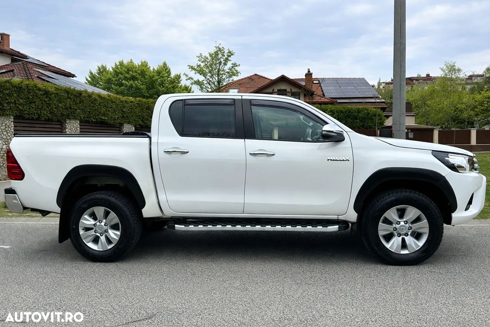 Toyota Hilux 4x4 Double Cab M/T Invincible - 4