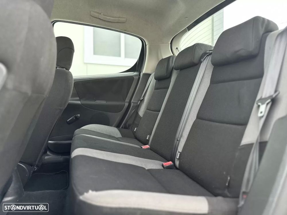 Peugeot 207 1.4 HDi Trendy - 12