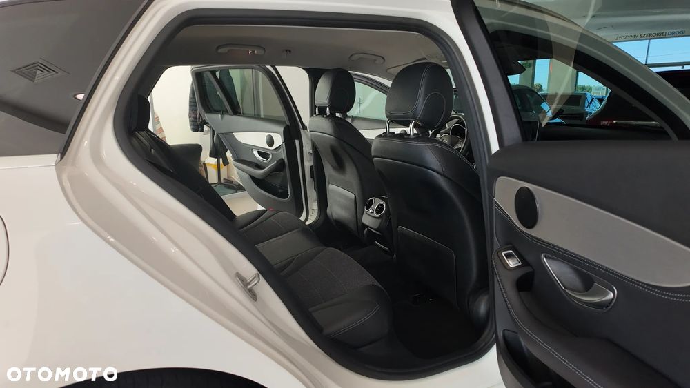 Mercedes-Benz Klasa C 200 7G-TRONIC - 31