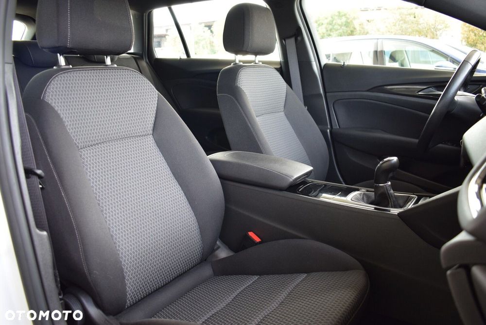 Opel Insignia - 15