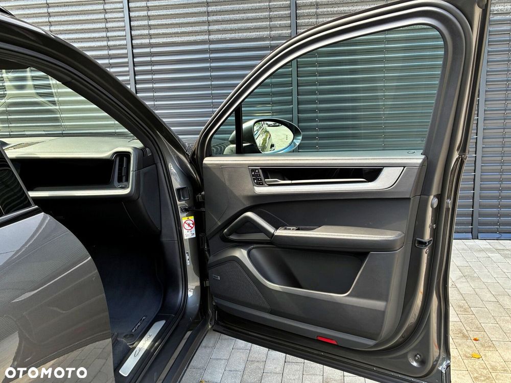 Porsche Cayenne - 39