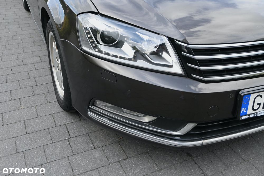 Volkswagen Passat 2.0 TDI Highline - 12