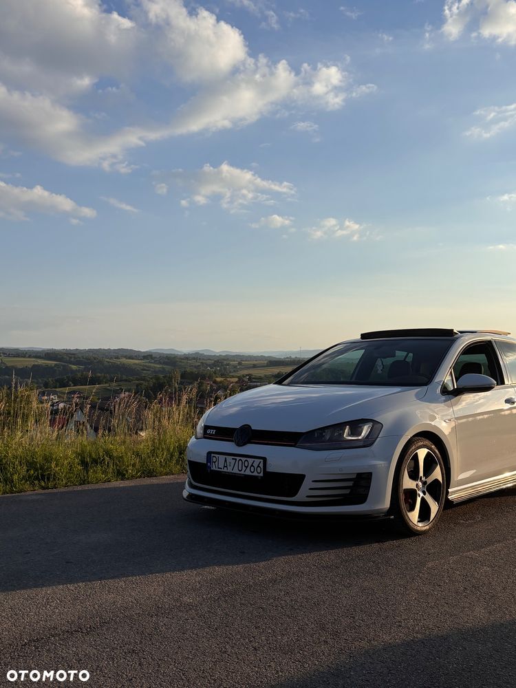 Volkswagen Golf - 4