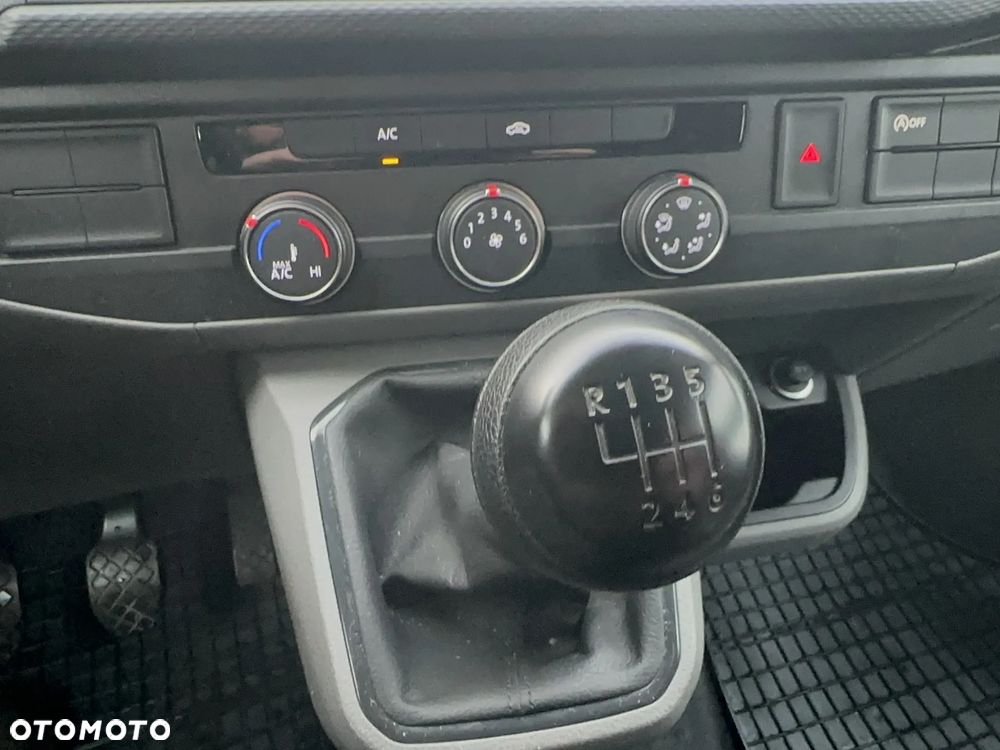 Volkswagen Transporter - 16
