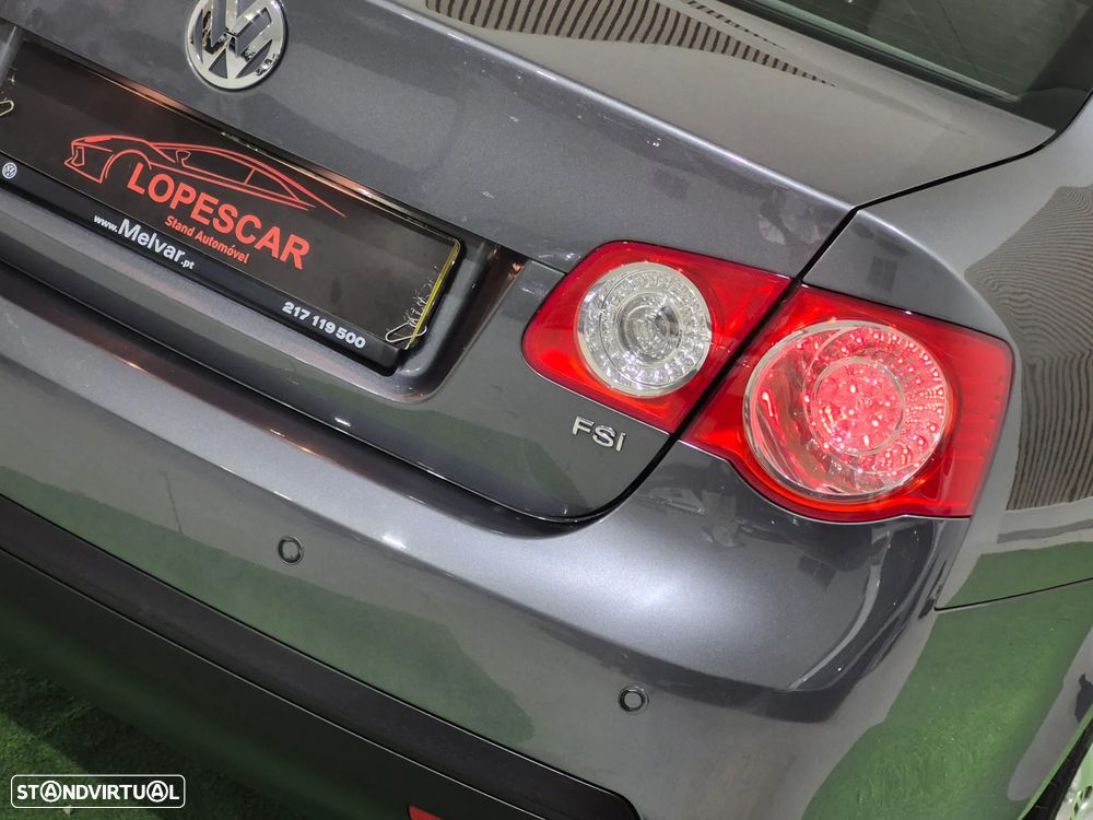 VW Jetta 1.6 FSi Confortline - 6