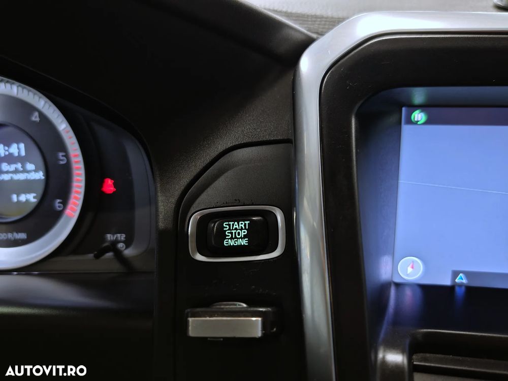 Volvo XC 60 2.4D AWD Aut. Momentum - 18