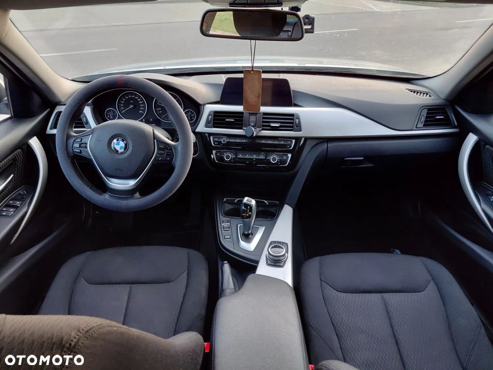 BMW Seria 3 318d Advantage - 11