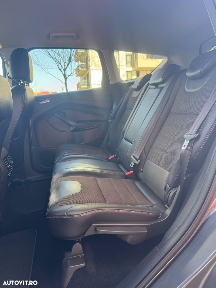 Ford Kuga 1.5 EcoBoost 2x4 Titanium - 13