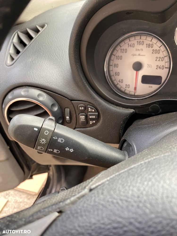 Alfa Romeo 147 1.9 JTDM 8V - 8