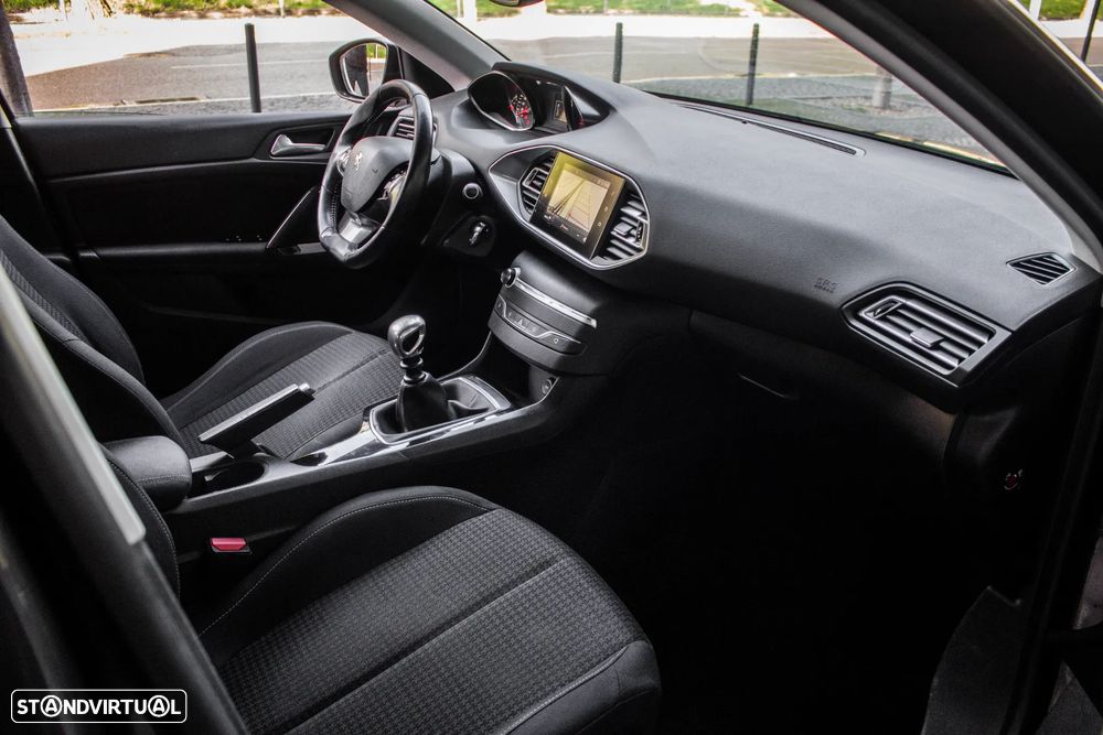 Peugeot 308 SW BlueHDi 130 Stop & Start Active - 23