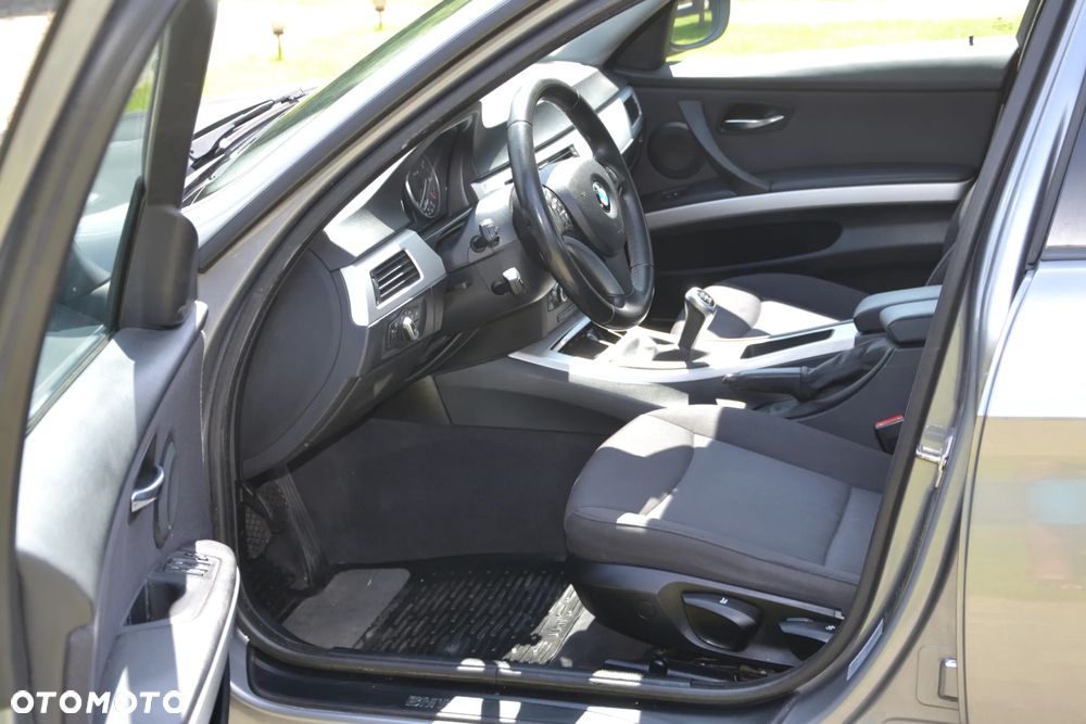 BMW Seria 3 318i Edition Lifestyle - 9