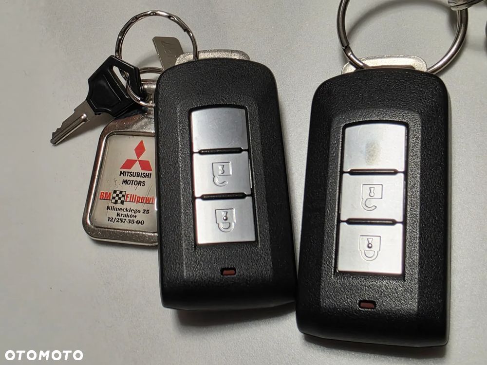Mitsubishi Outlander 2.0 Intense + CVT - 28