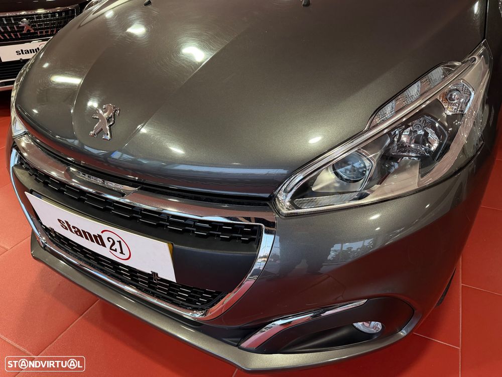 Peugeot 208 1.2 PureTech Signature - 5
