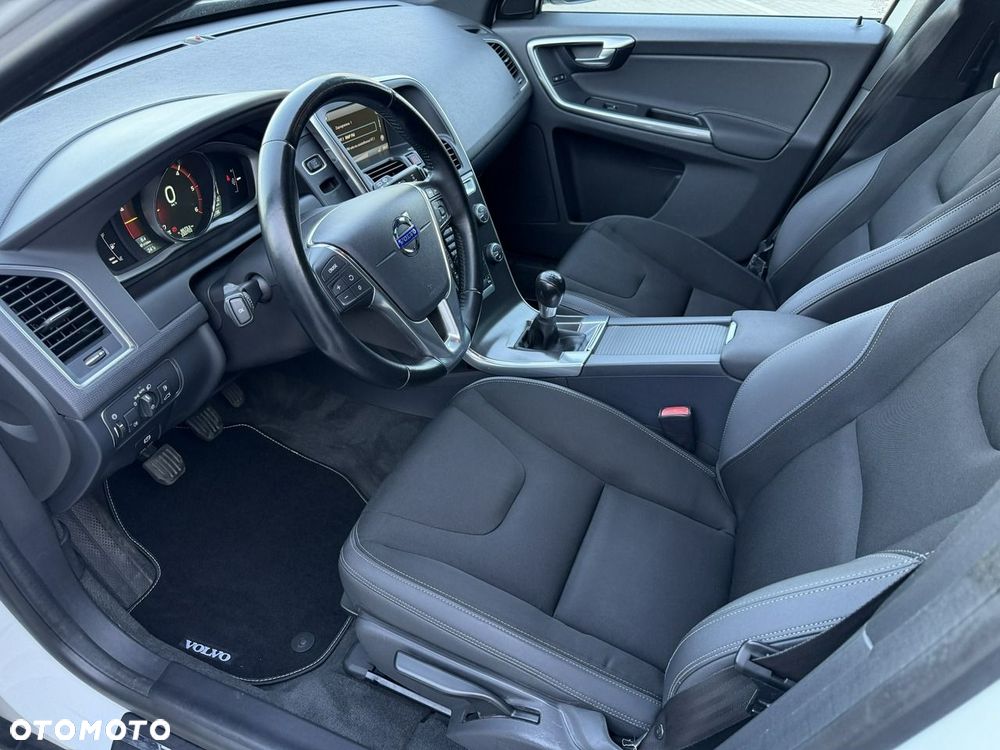Volvo XC 60 D4 Momentum - 9