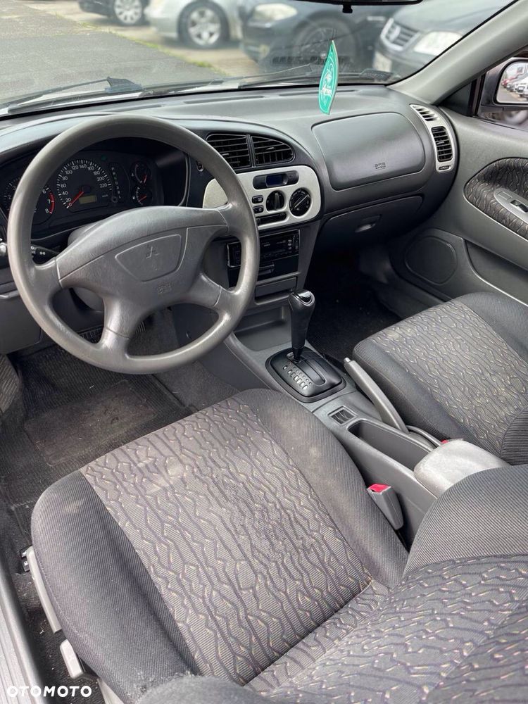 Mitsubishi Colt - 7