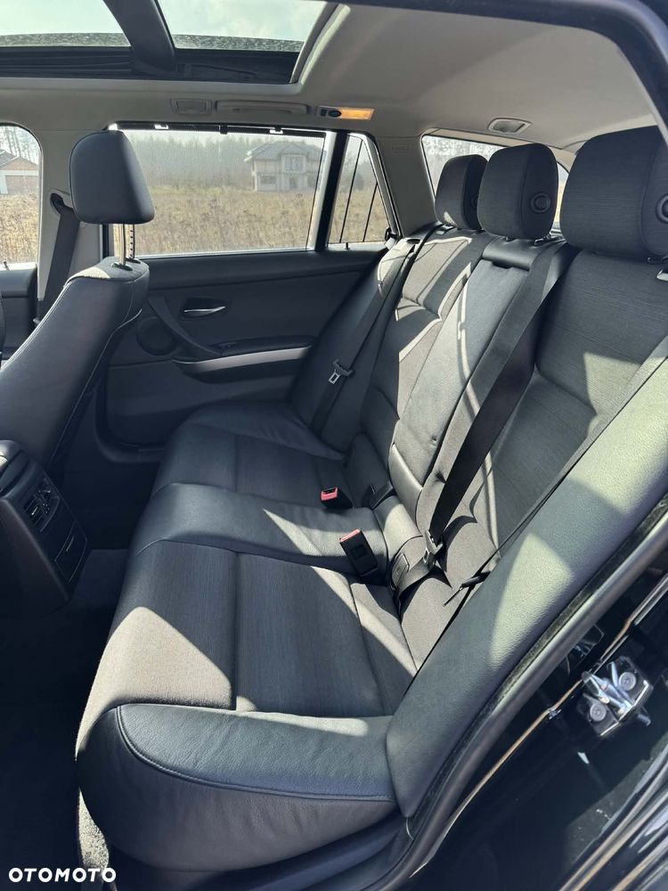 BMW Seria 3 318d DPF Edition Lifestyle - 11