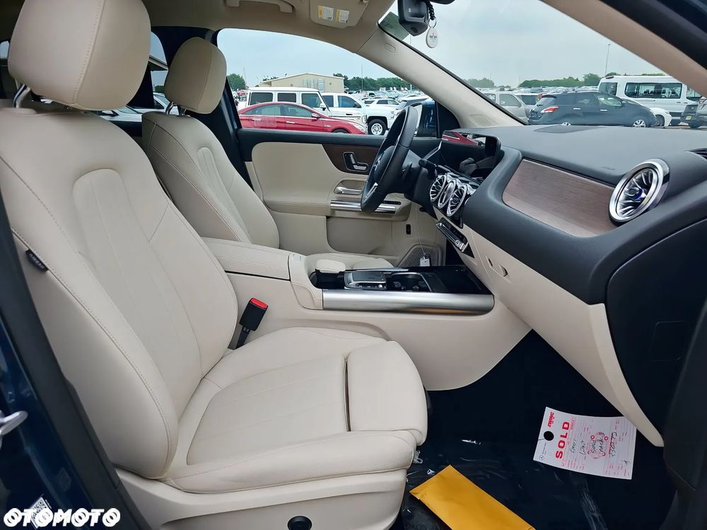 Mercedes-Benz GLA 250 4-Matic - 6