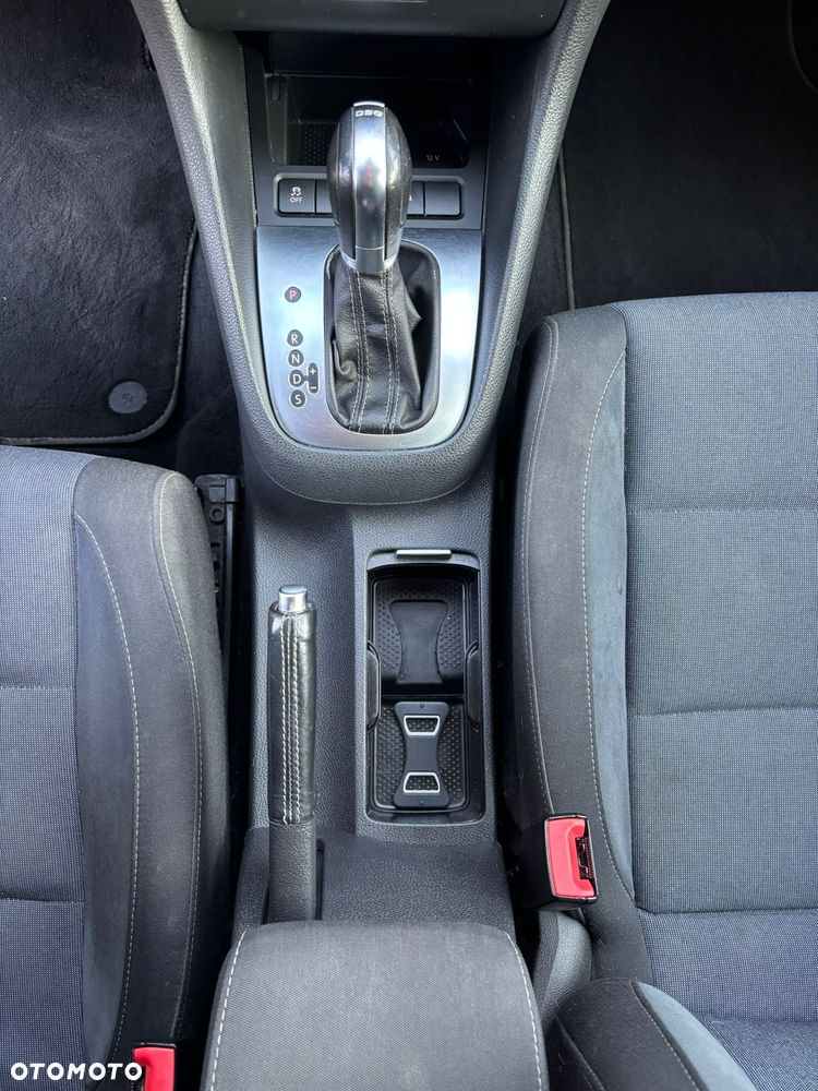 Volkswagen Golf 1.4 TSI DSG Style - 26