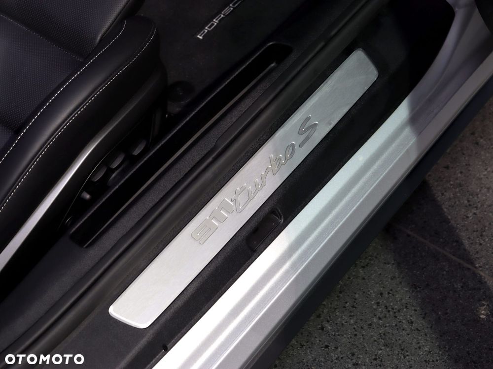 Porsche 911 Turbo S - 32