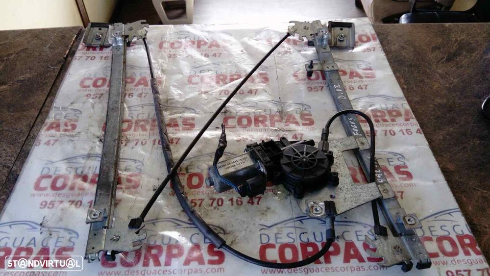 ELEVADOR DE VIDRO FRONTAL ESQUERDO FORD FOCUS SEDAN 2001 -D239905454500007 - 2