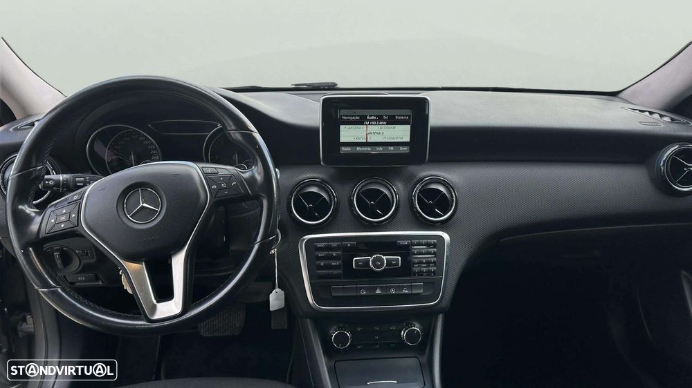 Mercedes-Benz A 180 d 7G-DCT Urban - 11