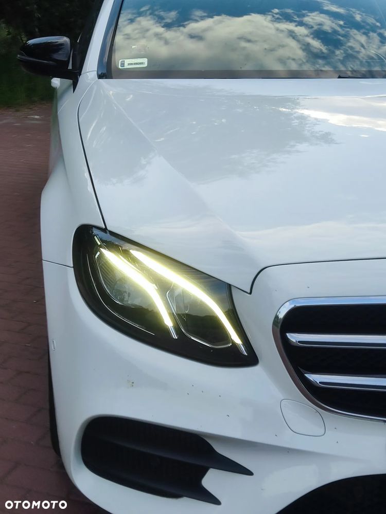 Mercedes-Benz Klasa E 220 d 4-Matic 9G-TRONIC - 13