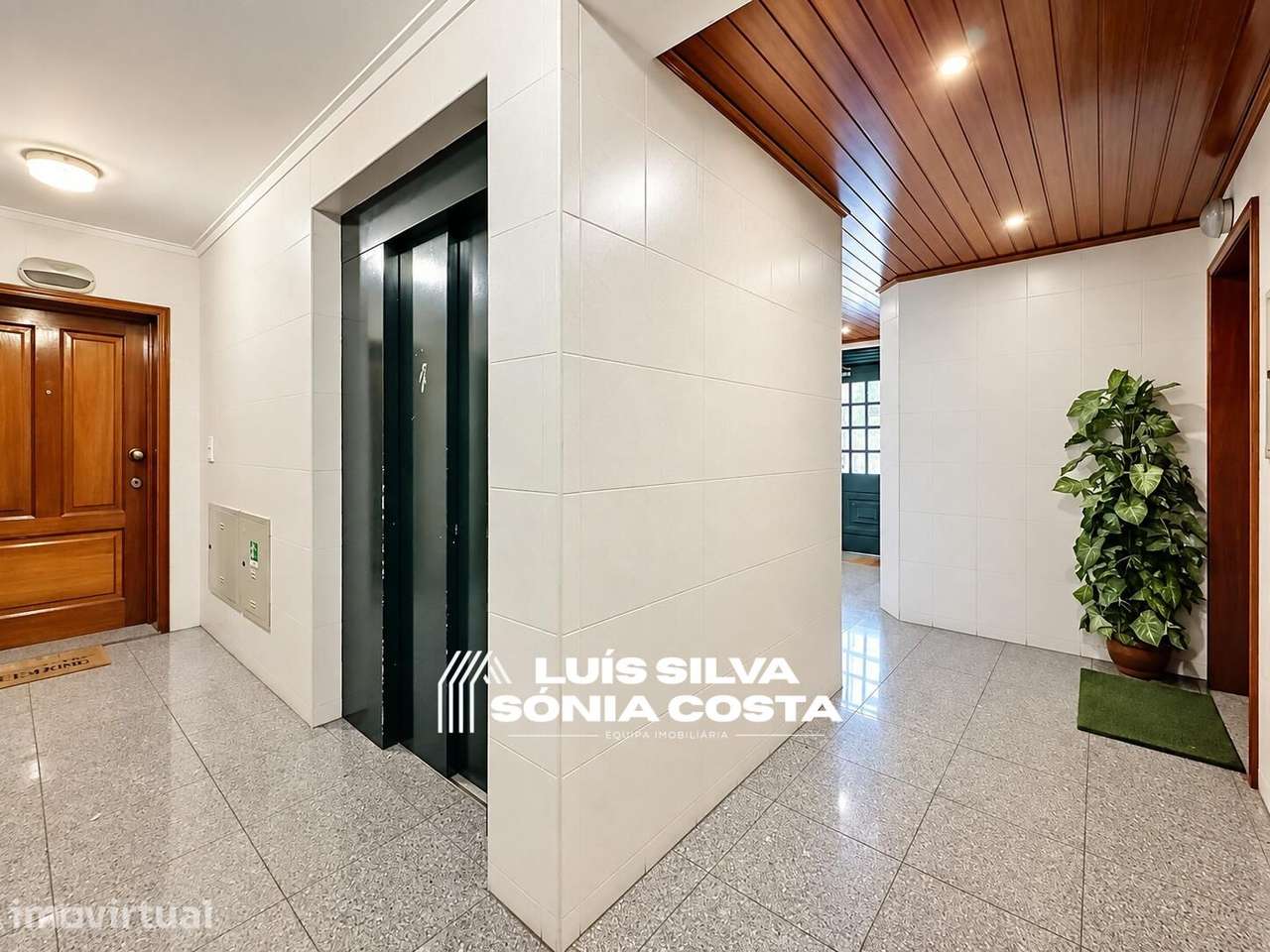 Apartamento T2+1 c/ Garagem Fechada & Duas Varandas | Santa Maria... - Grande imagem: 3/34