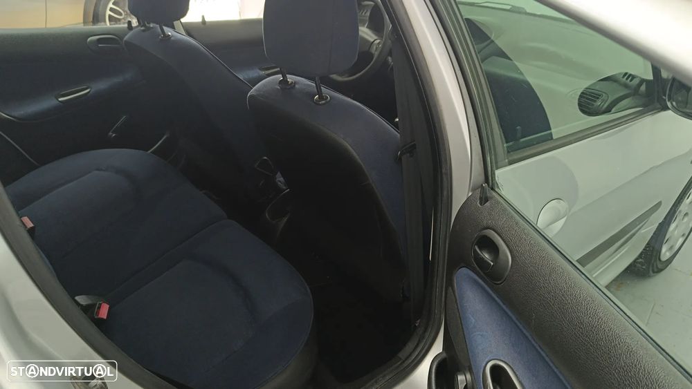 Peugeot 206 1.1 Color Line - 9