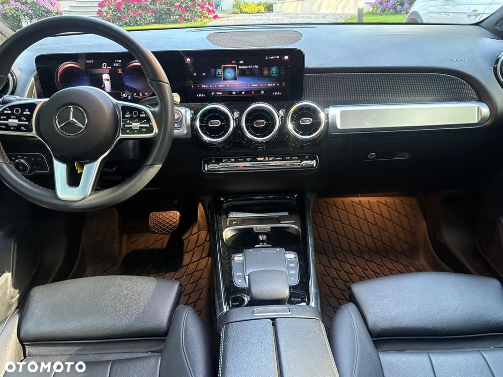 Mercedes-Benz GLB 250 4-Matic 8G-DCT - 3