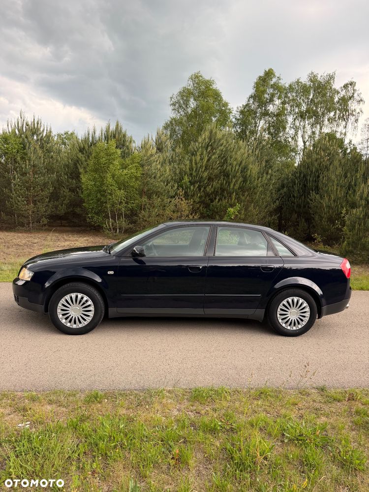 Audi A4 Limousine - 4