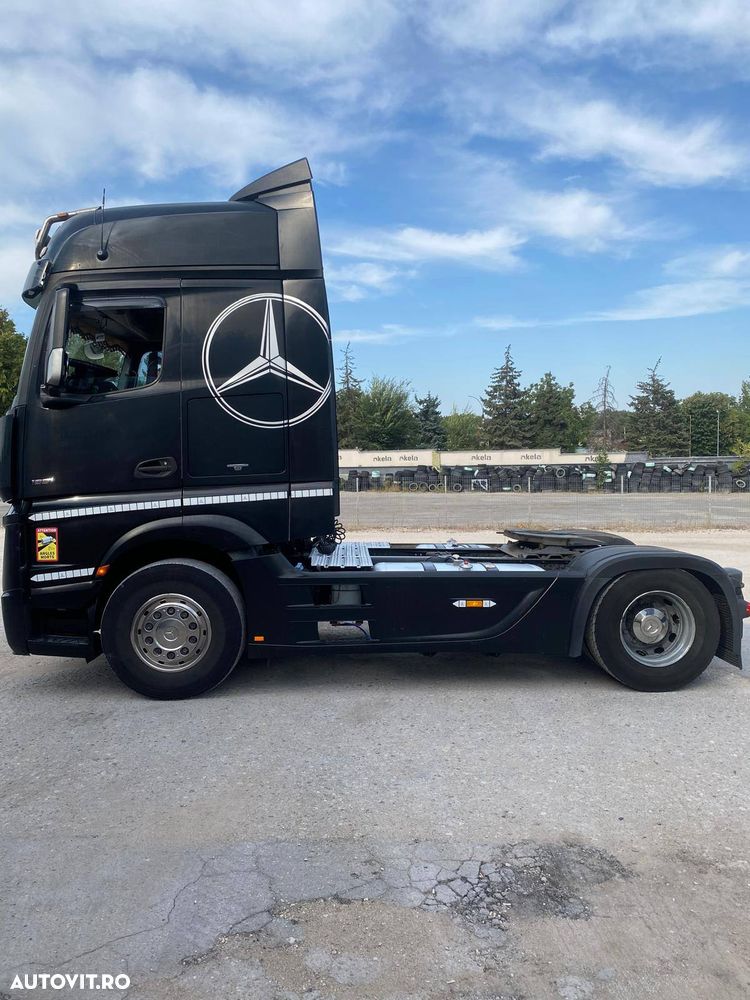 Mercedes-Benz Actros - 2