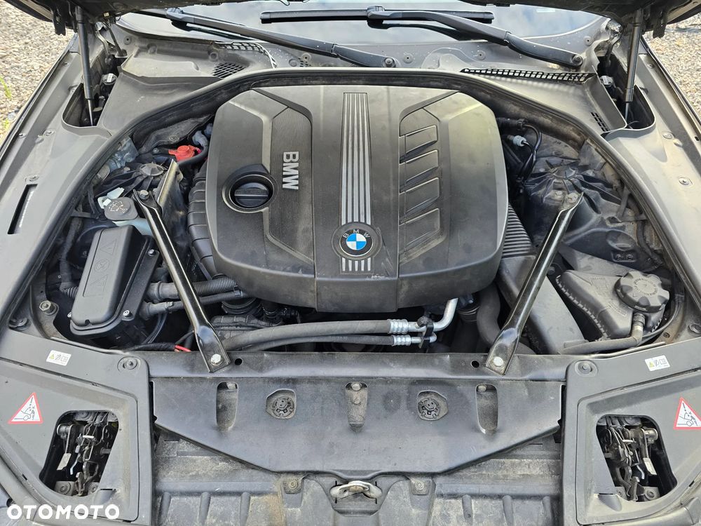 BMW Seria 5 520d Sport-Aut - 31