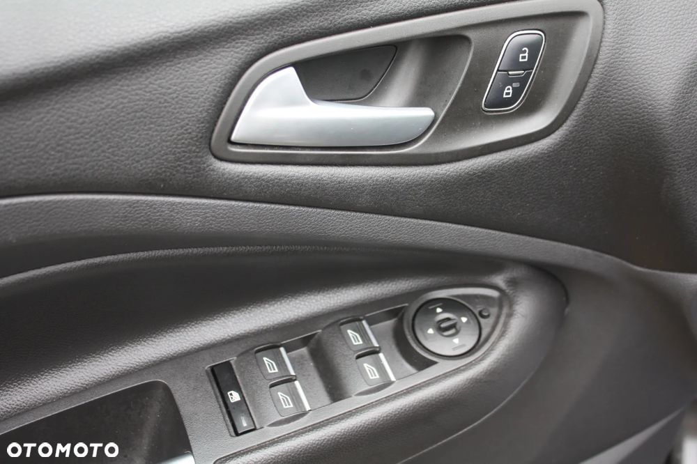 Ford Kuga 1.5 EcoBoost 2x4 Trend - 13