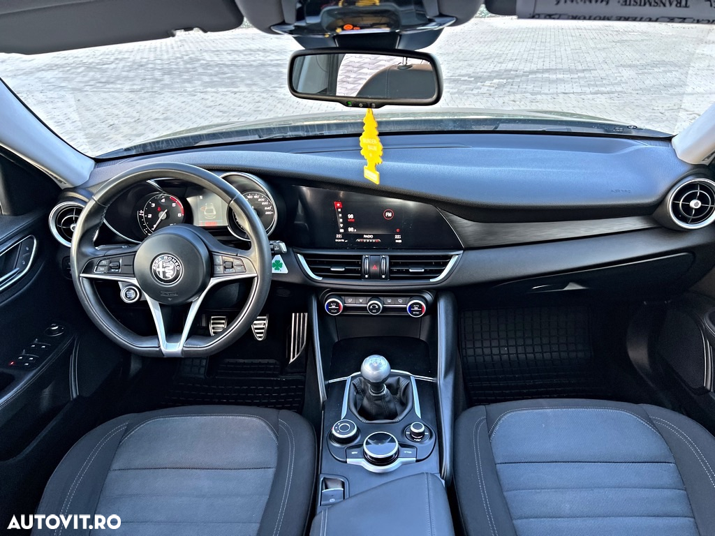 Alfa Romeo Giulia 2.2 JTDM Super - 7