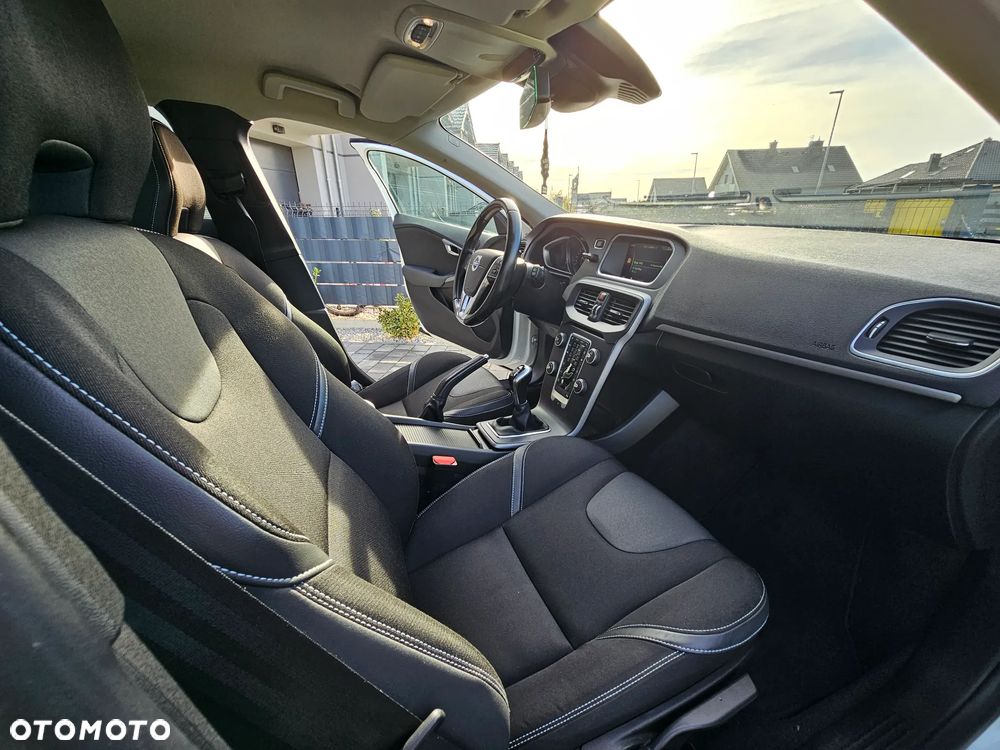 Volvo V40 D3 Momentum - 11