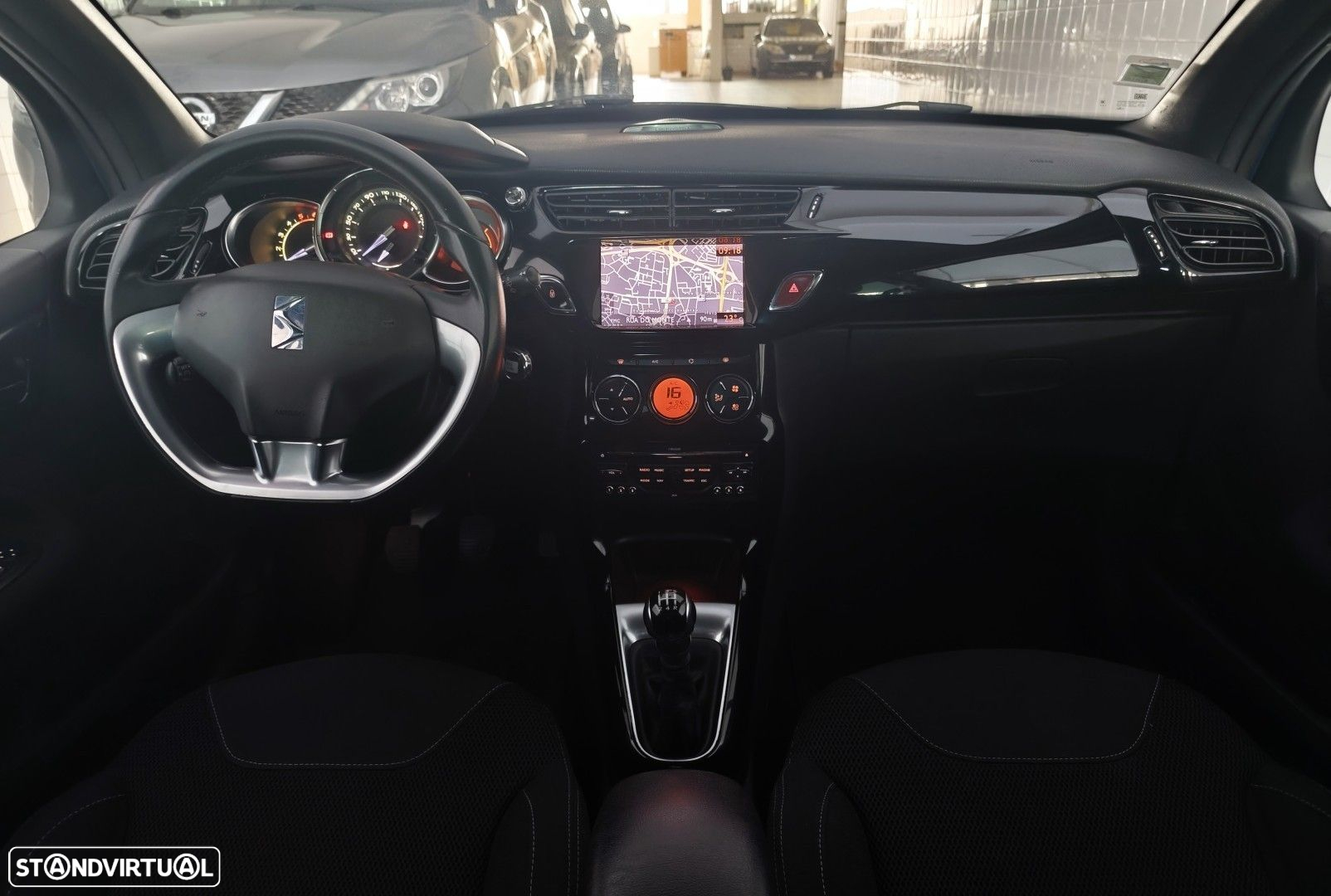 Citroën DS3 1.6 e-HDi So Chic - 14