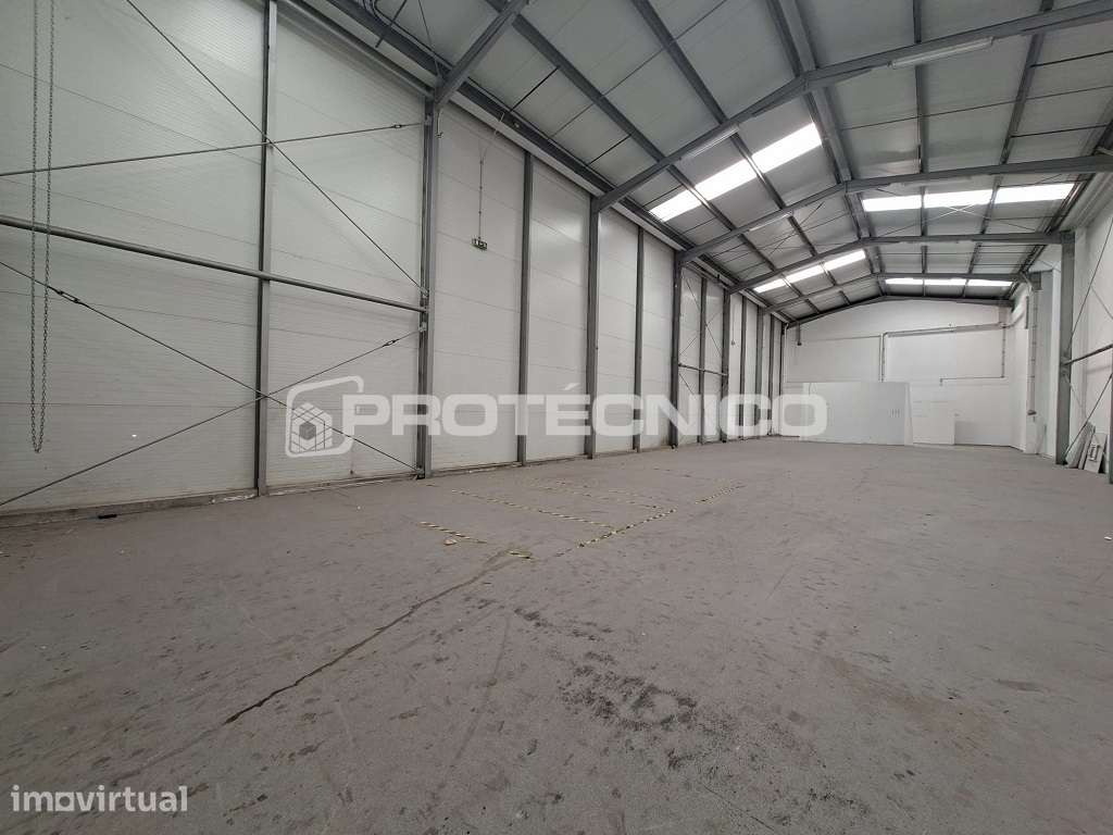 Armazém para arrendamento | 660 m² | Aveiro - Grande imagem: 2/25